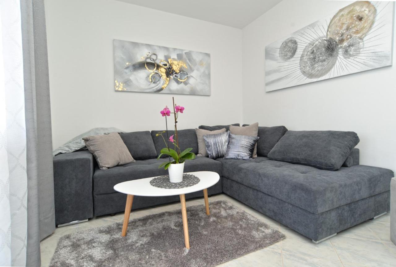 Apartments Violete 742 Пула Екстериор снимка