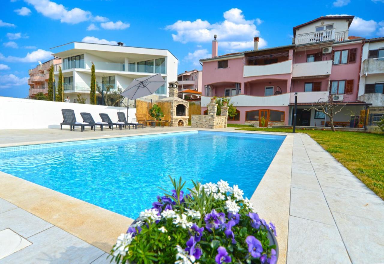 Apartments Violete 742 Пула Екстериор снимка