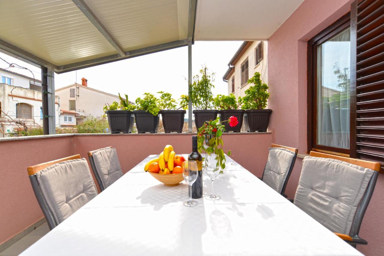 Apartments Violete 742 Пула Екстериор снимка