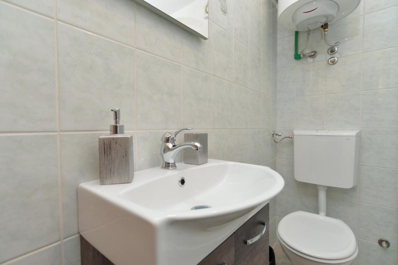 Apartments Violete 742 Пула Екстериор снимка