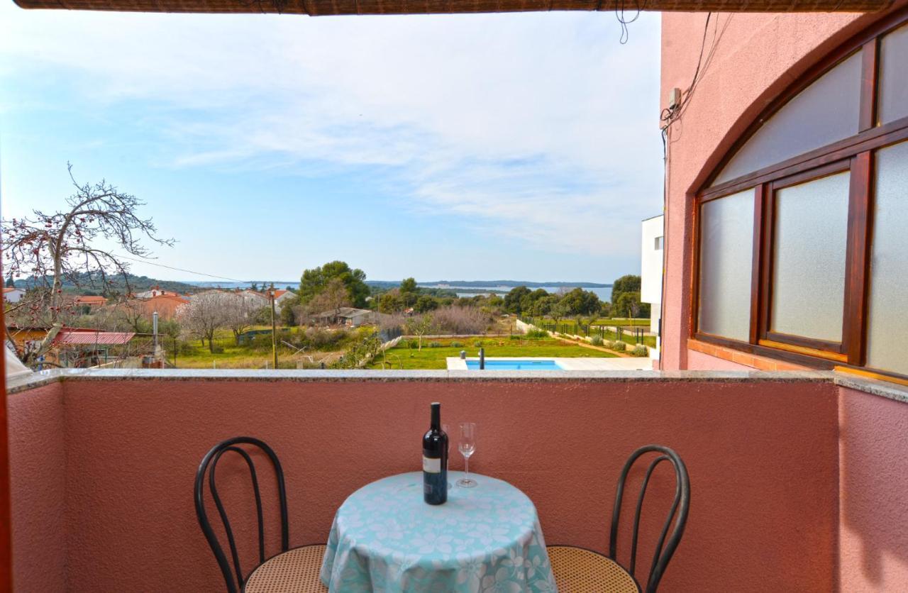 Apartments Violete 742 Пула Екстериор снимка