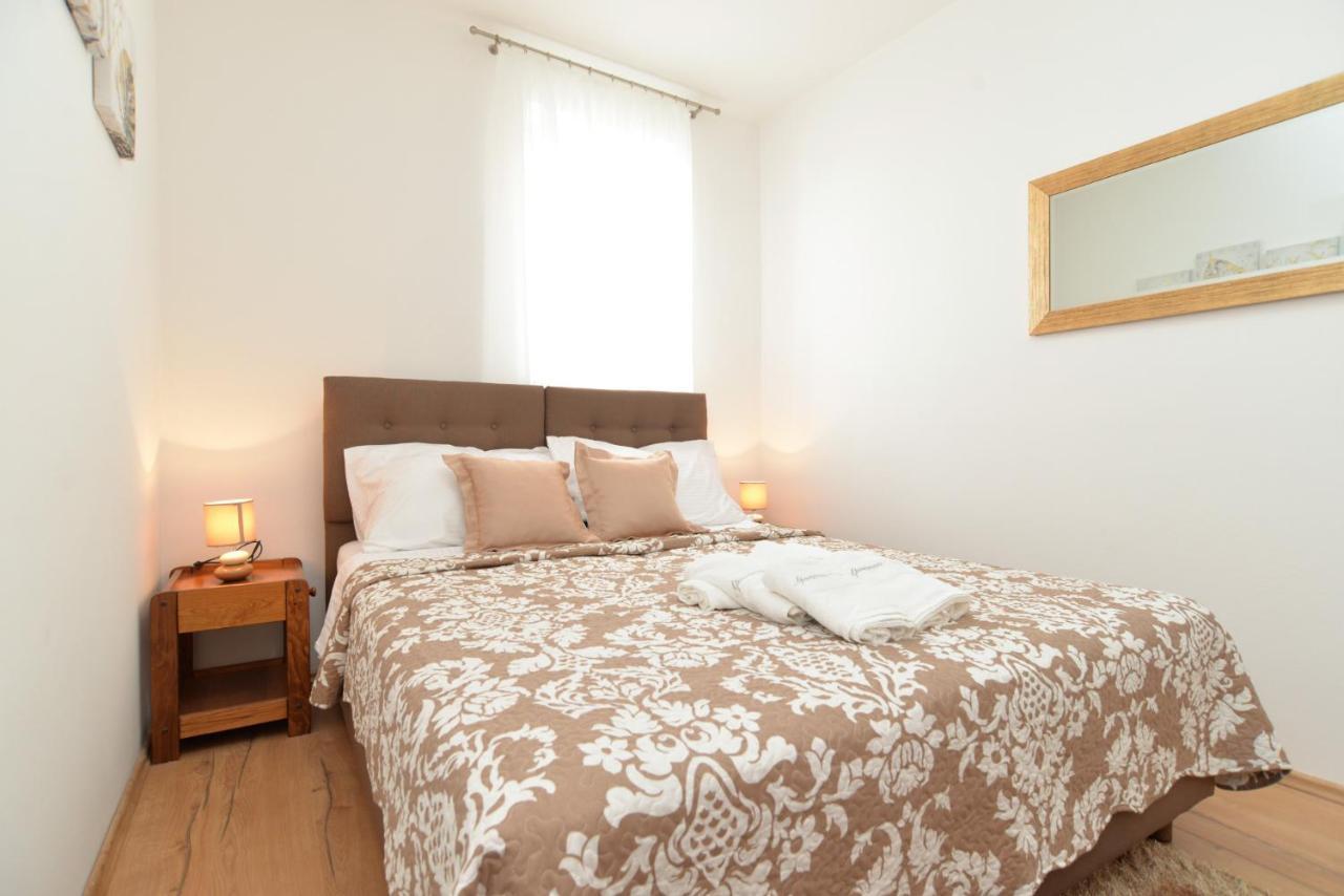 Apartments Violete 742 Пула Екстериор снимка