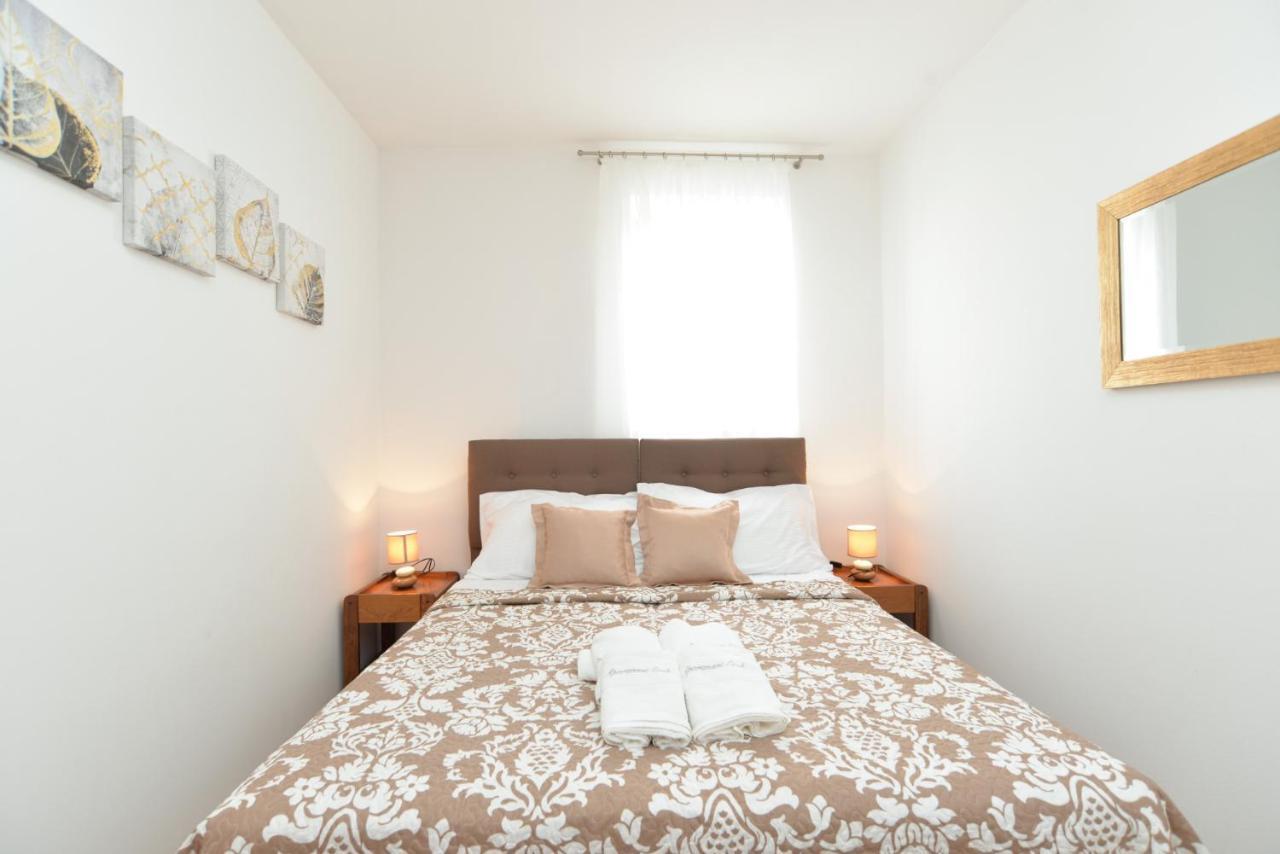 Apartments Violete 742 Пула Екстериор снимка